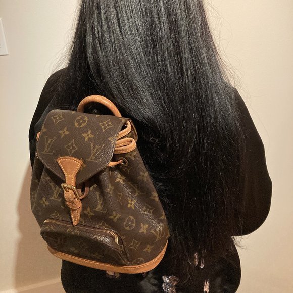 EXCEPTIONALLY CLEAN EUC LV Vintage Montsouris MM Backpack (w/ Dust Cover & Box) - Picture 2 of 16